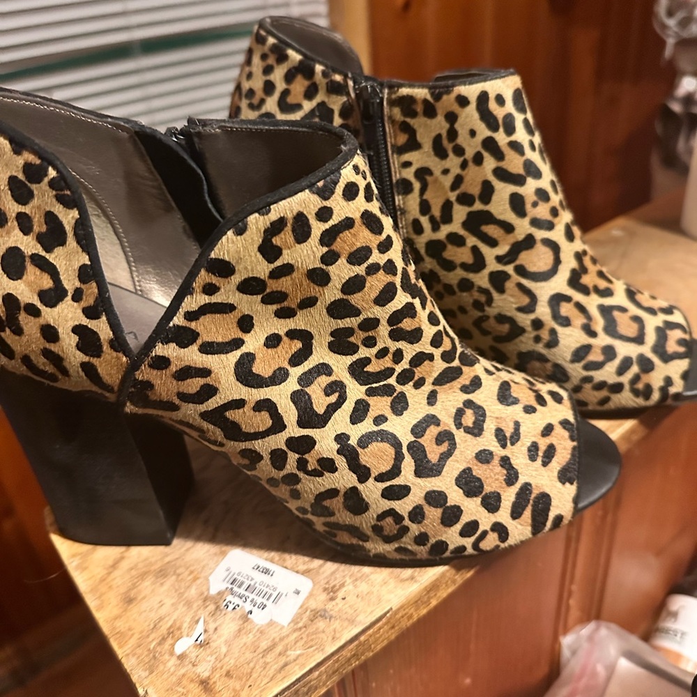 Women shoe worn once